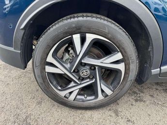 Toyota C-HR 1.8 Hybrid Design 5dr CVT