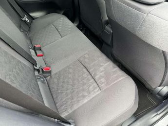 Toyota Yaris 1.5 Hybrid Design 5dr CVT