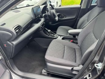 Toyota Yaris 1.5 Hybrid Design 5dr CVT