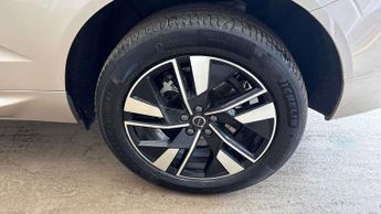 Volvo XC60 2.0 B5P Plus Dark 5dr AWD Geartronic