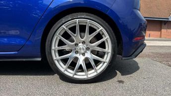 Volkswagen Golf 2.0 TSI 300 R 5dr 4MOTION DSG