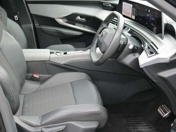 Peugeot 3008 1.2 Hybrid 136 Allure 5dr e-DSC6
