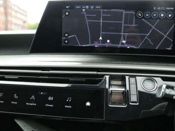 Peugeot 3008 1.2 Hybrid 136 Allure 5dr e-DSC6