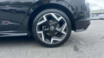 Volkswagen Golf 1.5 eTSI 150 R-Line 5dr DSG