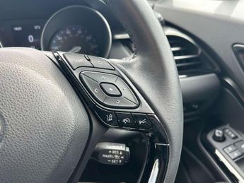 Toyota C-HR 1.8 Hybrid Design 5dr CVT
