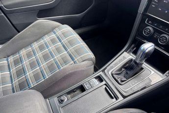 Volkswagen Golf 1.4 TSI GTE Advance 5dr DSG