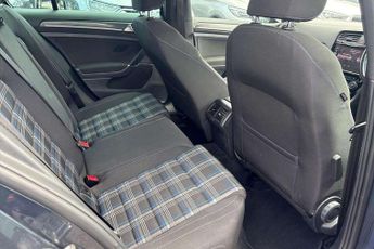 Volkswagen Golf 1.4 TSI GTE Advance 5dr DSG