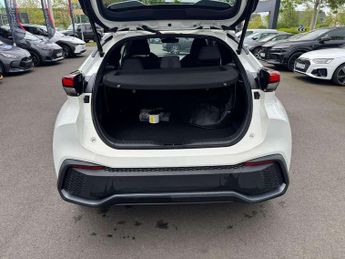 Toyota C-HR 2.0 PHEV Design 5dr CVT