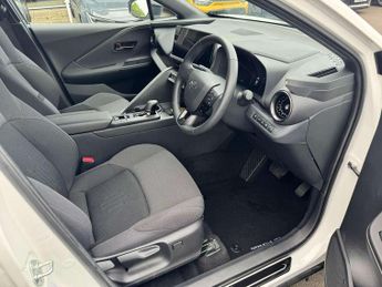 Toyota C-HR 2.0 PHEV Design 5dr CVT
