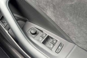 Volkswagen Passat 1.5 TSI eHybrid R-Line 5dr DSG