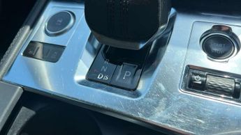 Jaguar F-Pace 2.0 D200 SE 5dr Auto AWD