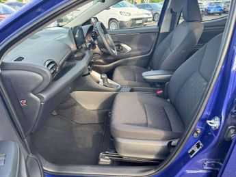 Toyota Yaris 1.5 Hybrid Icon 5dr CVT