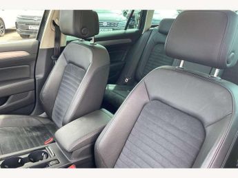 Volkswagen Passat 2.0 TDI GT 5dr DSG [Panoramic Roof] [7 Speed]