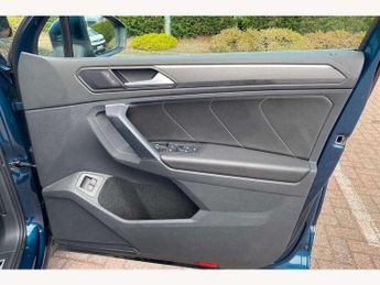 Volkswagen Tiguan 1.4 TSI eHybrid R-Line 5dr DSG