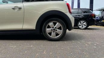 MINI Hatchback 1.5 Cooper Classic II 3dr Auto