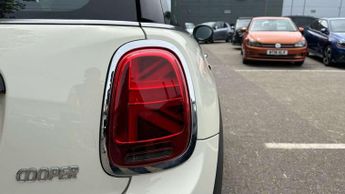 MINI Hatchback 1.5 Cooper Classic II 3dr Auto