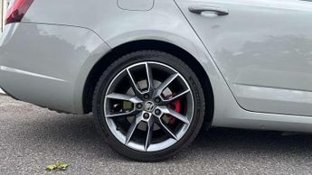 Skoda Octavia 2.0 TSI 245 vRS 5dr DSG [Black Pack]