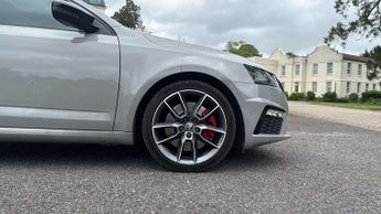 Skoda Octavia 2.0 TSI 245 vRS 5dr DSG [Black Pack]