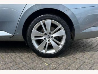 Skoda Superb 2.0 TDI CR SE L Executive 5dr DSG [7 Speed]