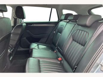 Skoda Superb 2.0 TDI CR SE L Executive 5dr DSG [7 Speed]