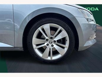 Skoda Superb 2.0 TDI CR SE L Executive 5dr DSG [7 Speed]