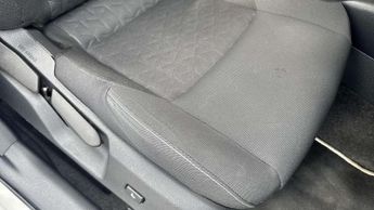 Toyota Corolla 1.8 VVT-i Hybrid Design 5dr CVT