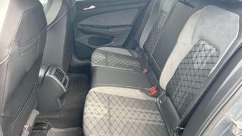 Volkswagen Golf 2.0 TDI 150 R-Line 5dr DSG
