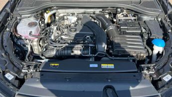 Volkswagen Passat 1.5 eTSI Elegance 5dr DSG