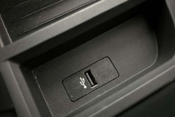BMW 4 Series 420i xDrive M Sport 2dr Auto [Professional Media]
