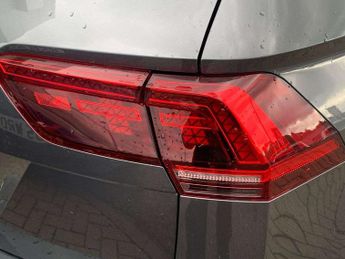 Volkswagen Tiguan 2.0 TSi 230 4Motion SEL 5dr DSG