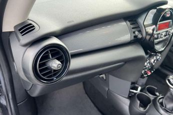 MINI Hatchback 1.5 Cooper 3dr Auto