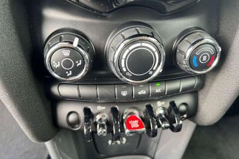 MINI Hatchback 1.5 Cooper 3dr Auto