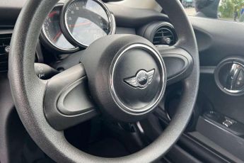 MINI Hatchback 1.5 Cooper 3dr Auto