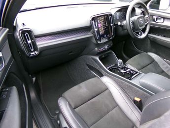 Volvo XC40 1.5 T3 [163] R DESIGN 5dr Geartronic