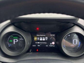 Toyota Yaris 1.5 Hybrid Design 5dr CVT