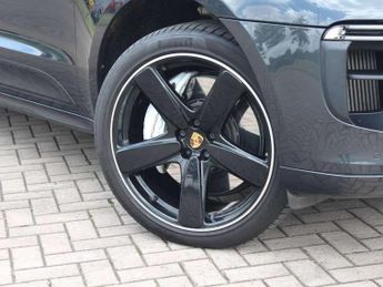 Porsche Macan Turbo 5dr PDK