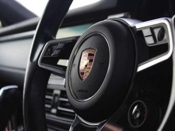 Porsche Macan Turbo 5dr PDK