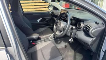 Toyota Yaris 1.5 Hybrid Design 5dr CVT