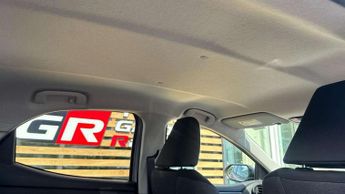 Toyota Yaris 1.5 Hybrid Design 5dr CVT