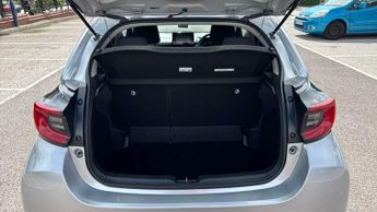 Toyota Yaris 1.5 Hybrid Design 5dr CVT