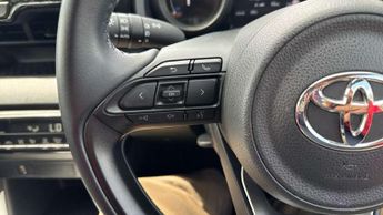 Toyota Yaris 1.5 Hybrid Design 5dr CVT