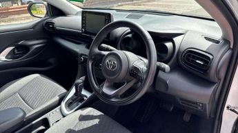 Toyota Yaris 1.5 Hybrid Design 5dr CVT