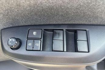 Toyota Yaris 1.5 Hybrid Design 5dr CVT