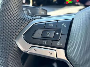 Volkswagen Golf 1.5 eTSI 150 Black Edition 5dr DSG
