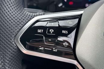 Volkswagen Golf 1.5 eTSI 150 R-Line 5dr DSG