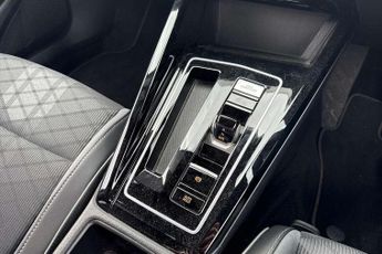 Volkswagen Golf 1.5 eTSI 150 R-Line 5dr DSG