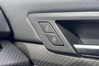 Volkswagen Golf 1.5 eTSI 150 R-Line 5dr DSG