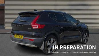 Volvo XC40 2.0 T4 Momentum Pro 5dr AWD Geartronic