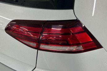 Volkswagen Golf 2.0 TDI SE [Nav] 5dr DSG