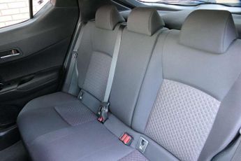 Toyota C-HR 1.8 Hybrid Design 5dr CVT